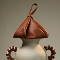 Silueta Bag in brown leather – sculptural luxury handbag handcrafted by Danilo’s