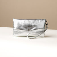 Karelia Clutch