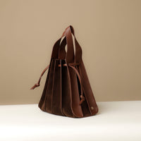 Suede Papillon Sr. in brown – soft pleated bucket silhouette with drawstring fastening