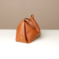 Silueta Bag in brown leather – sculptural luxury handbag handcrafted by Danilo’s