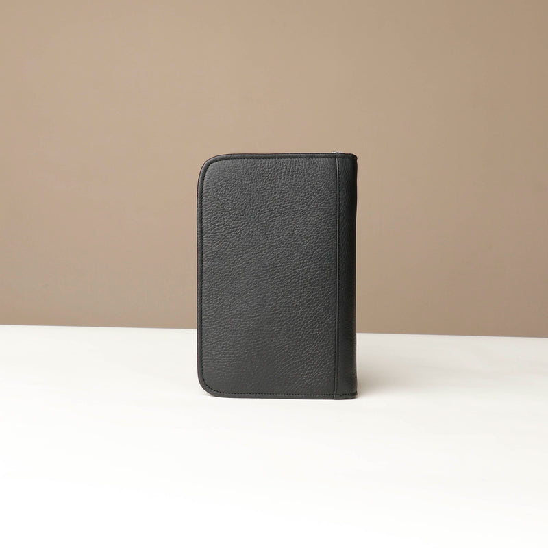 files/Document-portfolio-Alfaro-black-pebble-leather-danilos_1.jpg