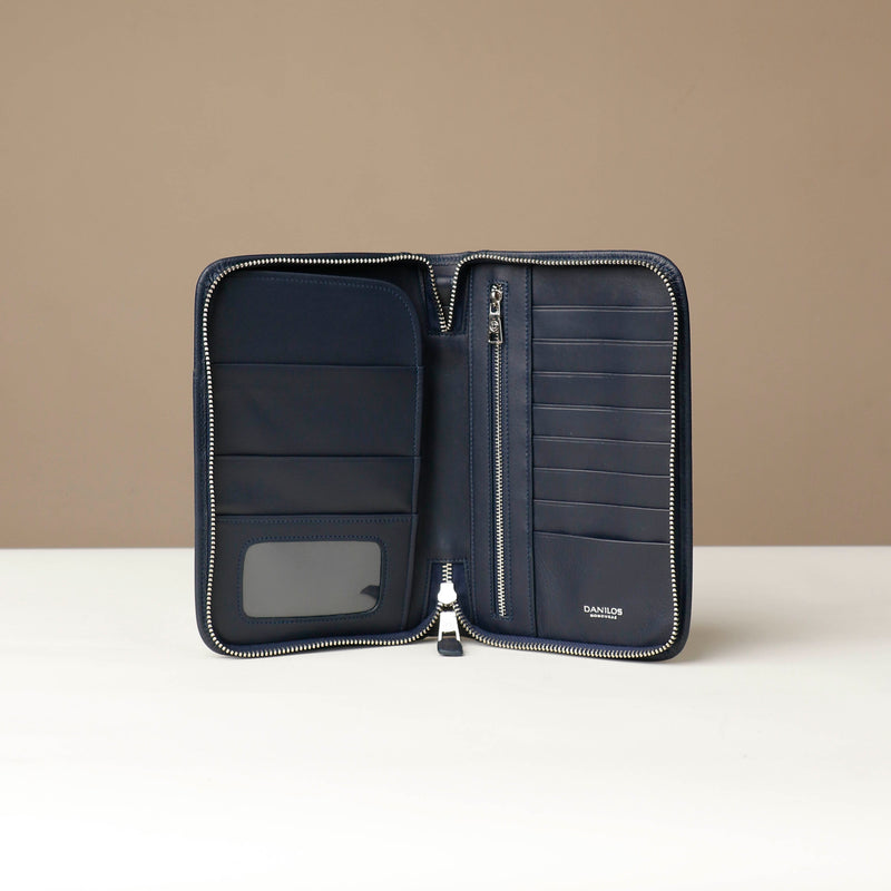 files/Document-portfolio-Alfaro-blue-pebble-leather-danilos_3.jpg