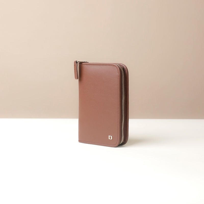 files/Passport-Case-Lovable-Brown-zipper-leather-danilos_1.jpg
