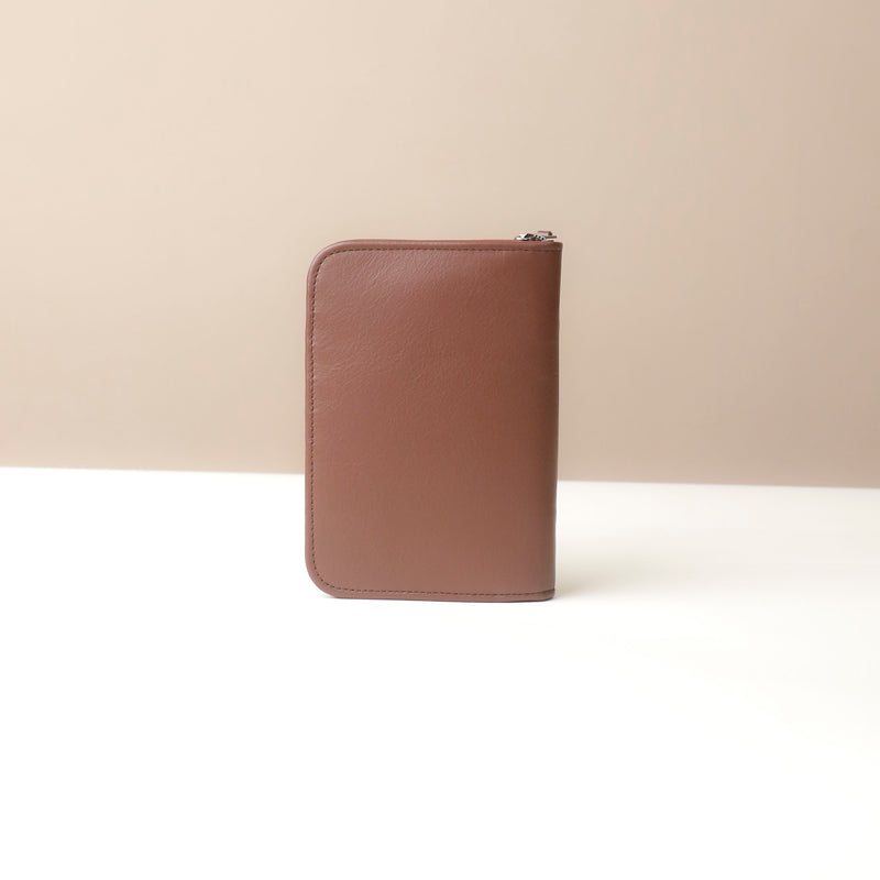 files/Passport-Case-Lovable-Brown-zipper-leather-danilos_2.jpg