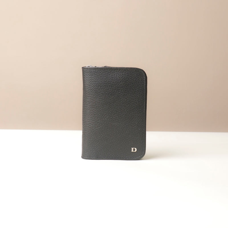 files/Passport-Case-Lovable-black-zipper-pebble-leather-danilos.jpg