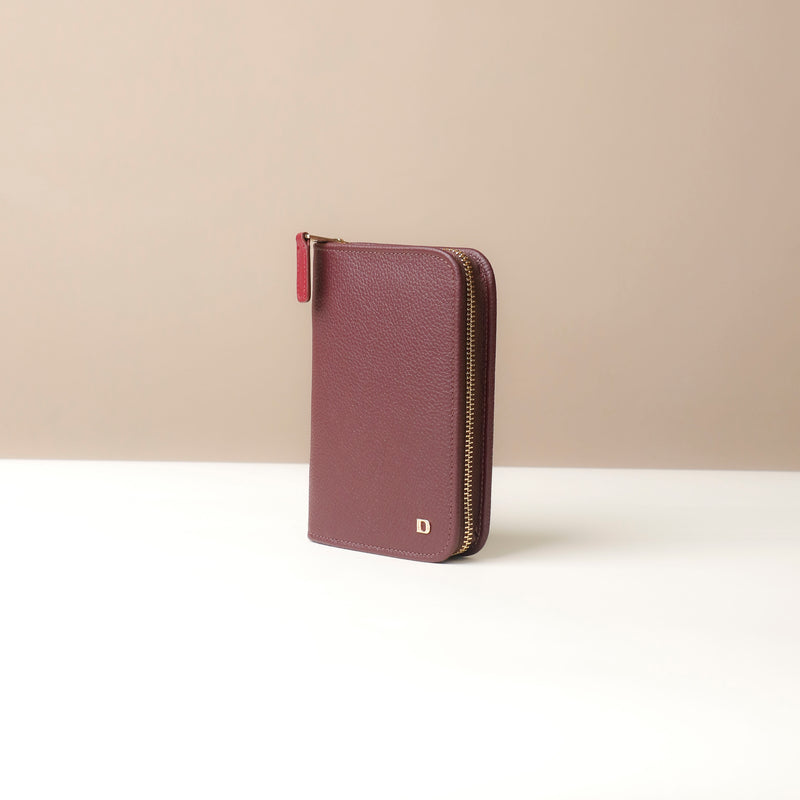 files/Passport-Case-Lovable-multi-color-zipper-pebble-leather-danilos_12_4d2b5eb7-fed1-4218-8a92-564b5b645178.jpg