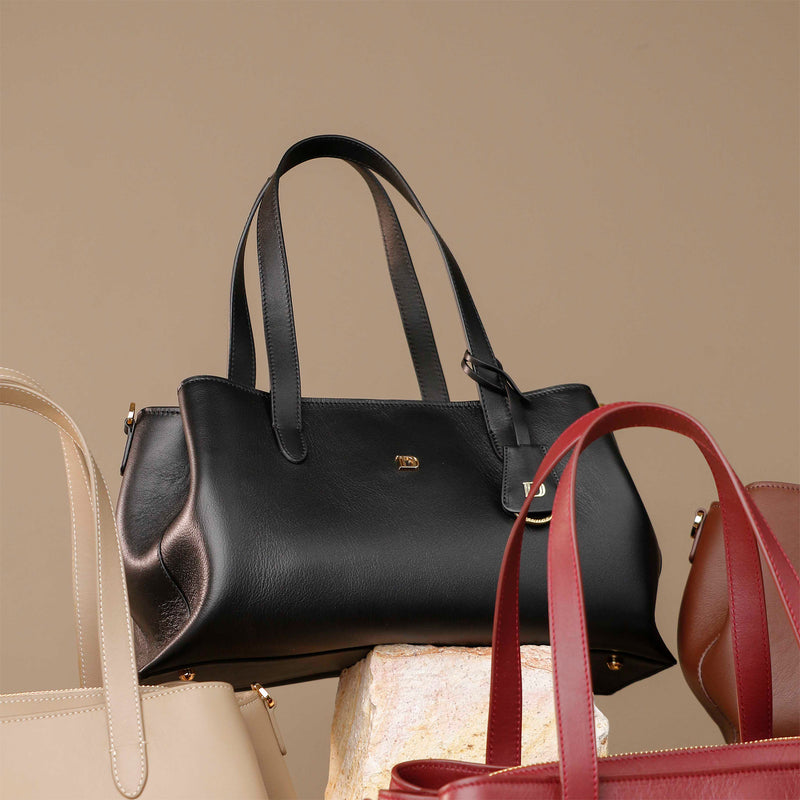 files/Satchel-solene-black-leather-danilos_b2a990c9-792a-48b9-886a-4413ad5e4f03.jpg