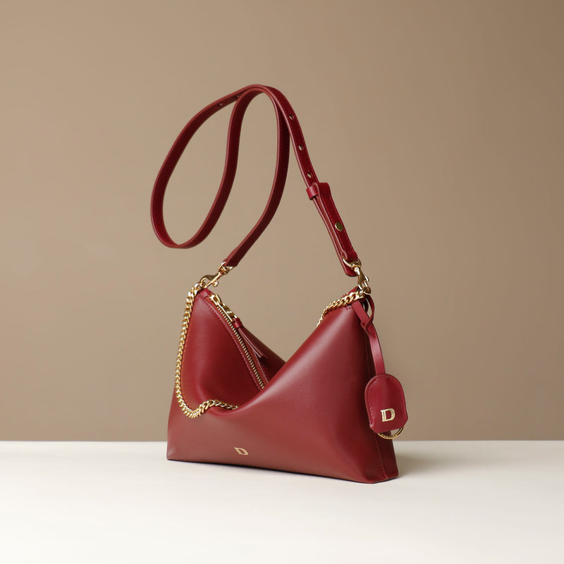 files/crossbody-zeste-jr-red-leather-danilos_3_e5d12cf2-960f-42cb-aa30-2f4ebeb99b15.jpg