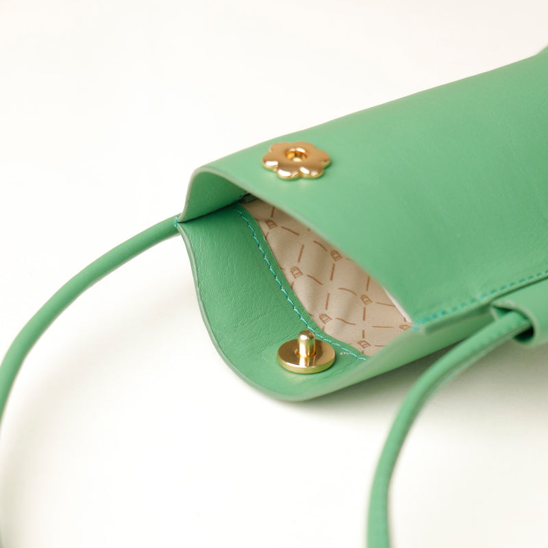 files/phone-pouch-josephine-green-leather-danilos_2.jpg