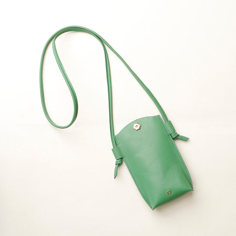 files/phone-pouch-josephine-green-leather-danilos.jpg