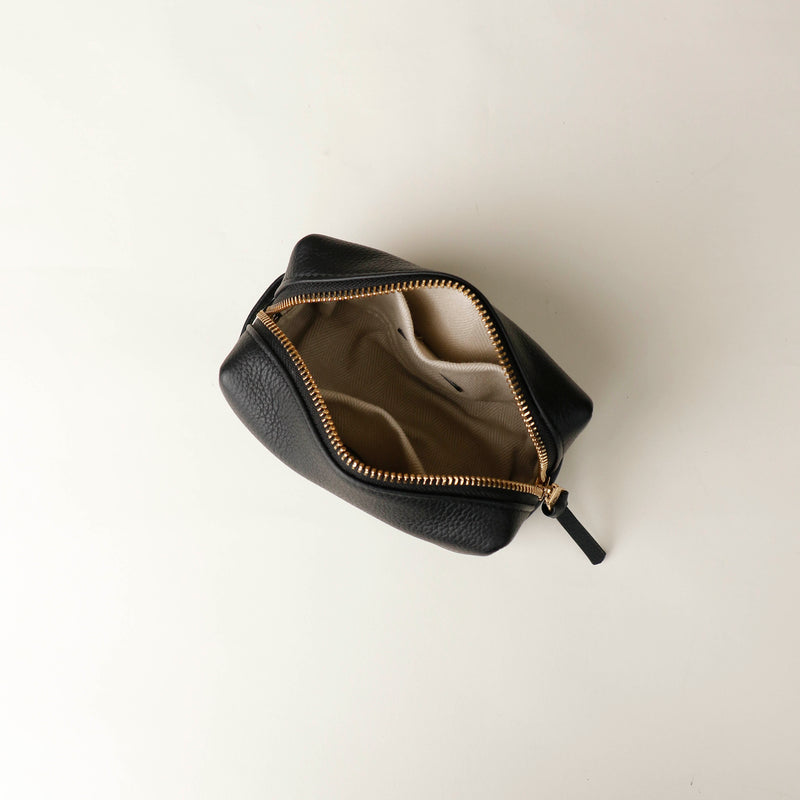 files/toilet-bag-mini-emma-black-leather-danilos_3.jpg