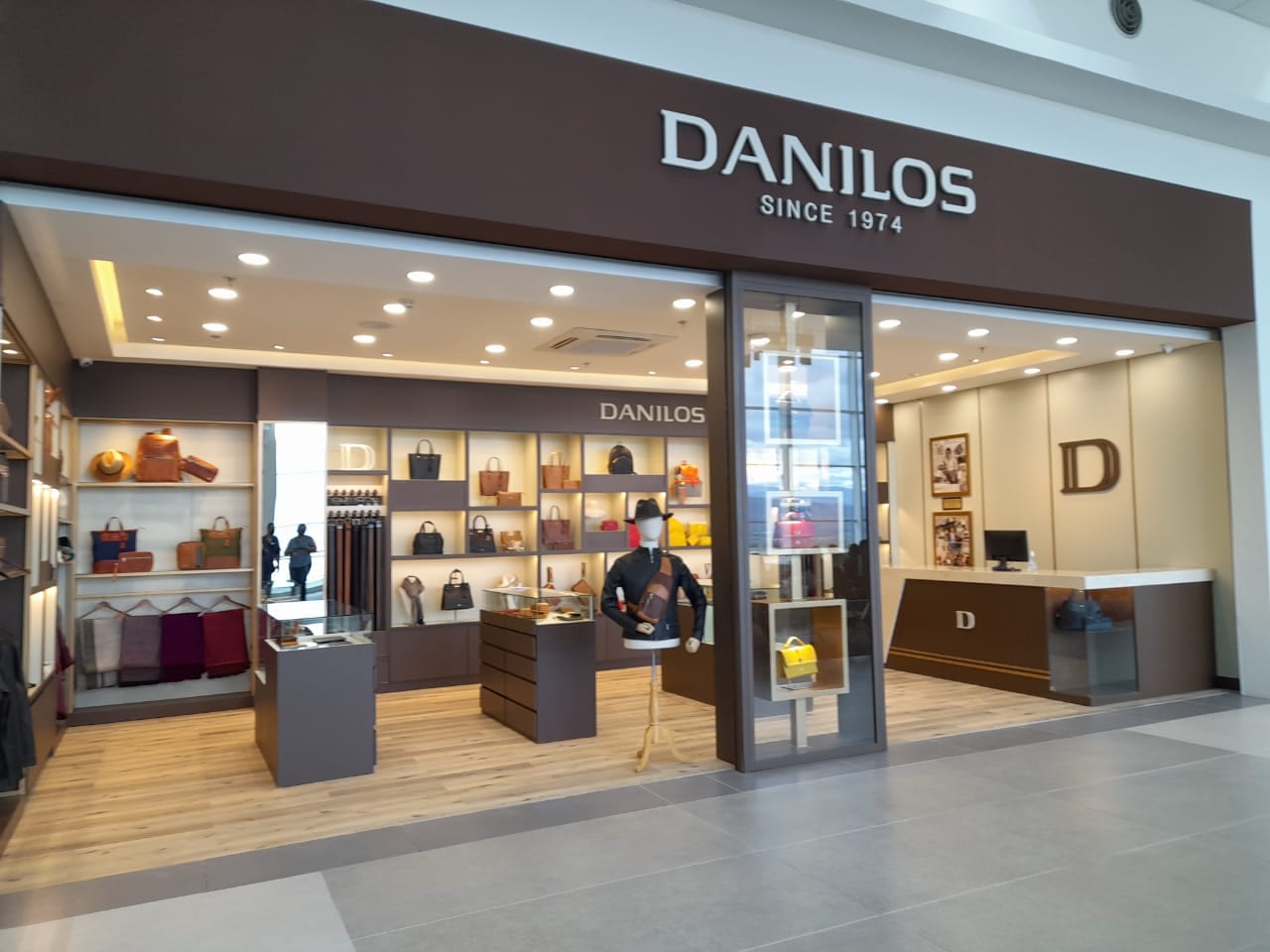 Palmerola International Airport — Danilos
