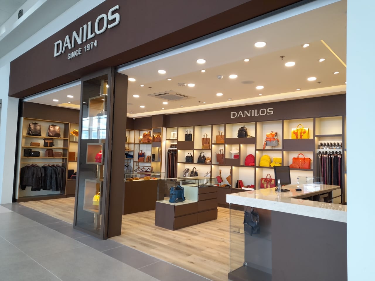 Palmerola International Airport — Danilos